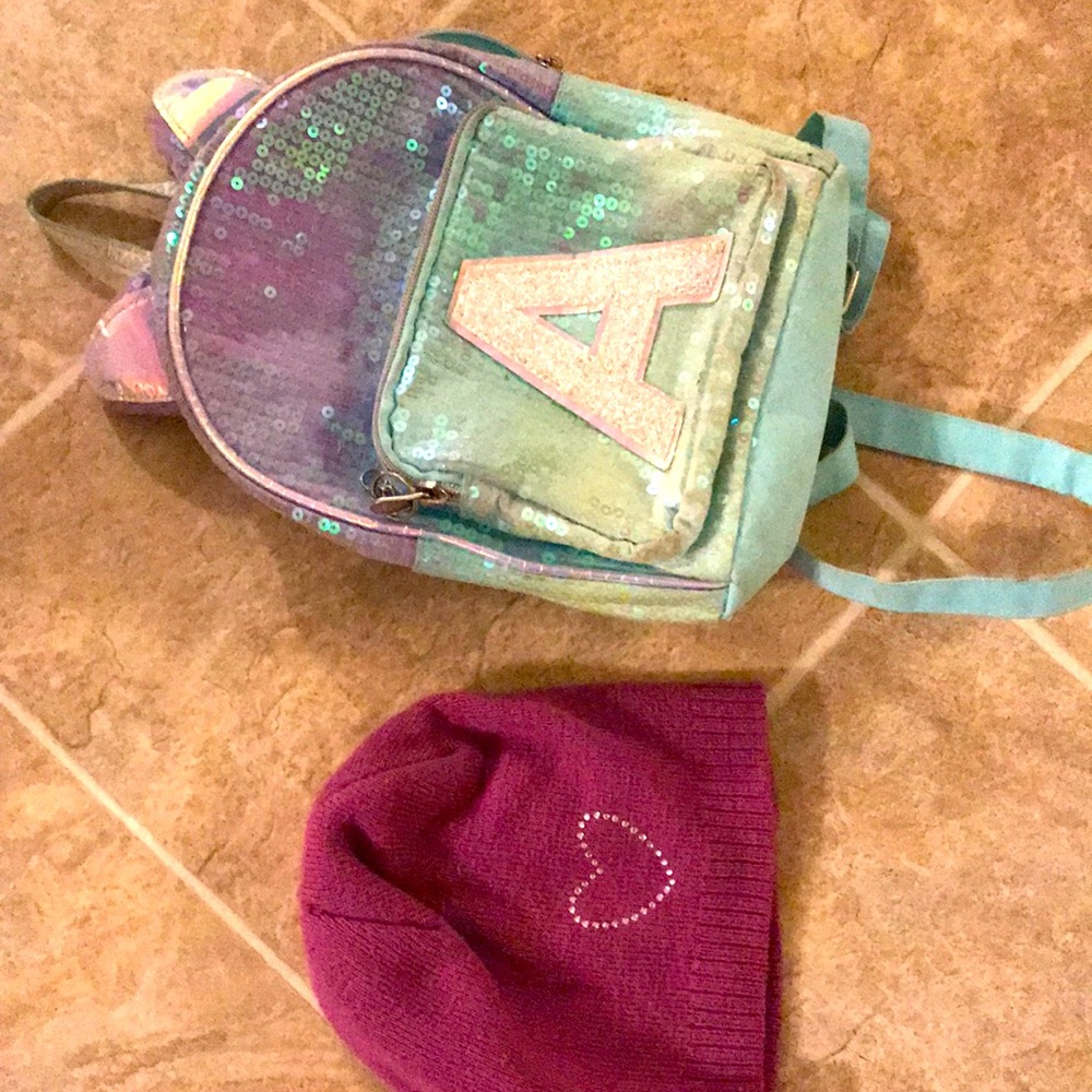 Mini backpack a toque